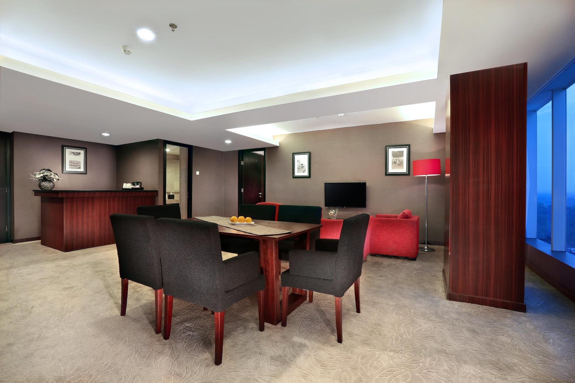 ASTON Madiun Hotel&Conference Center Exterior foto
