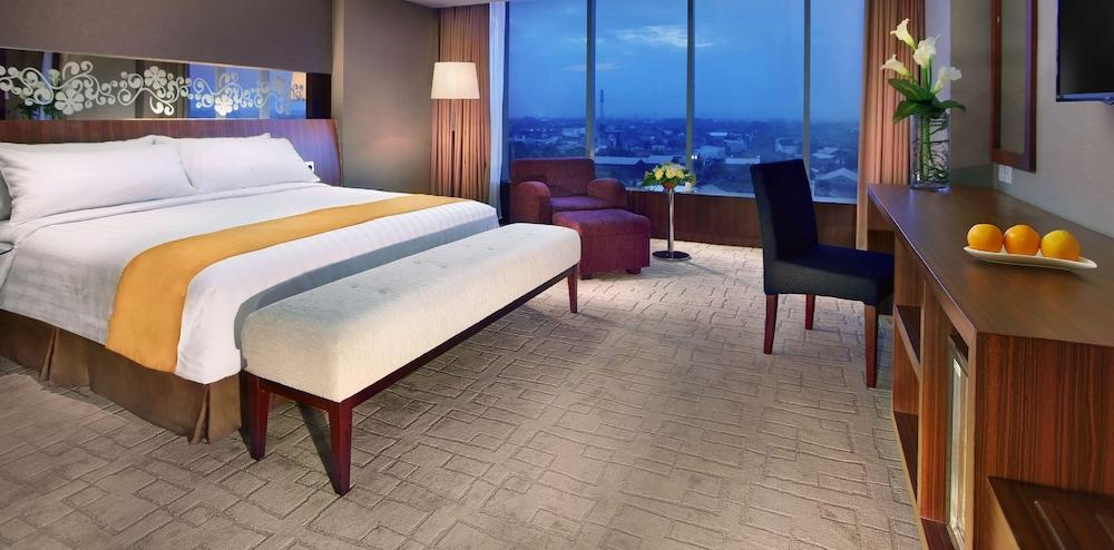ASTON Madiun Hotel&Conference Center Exterior foto