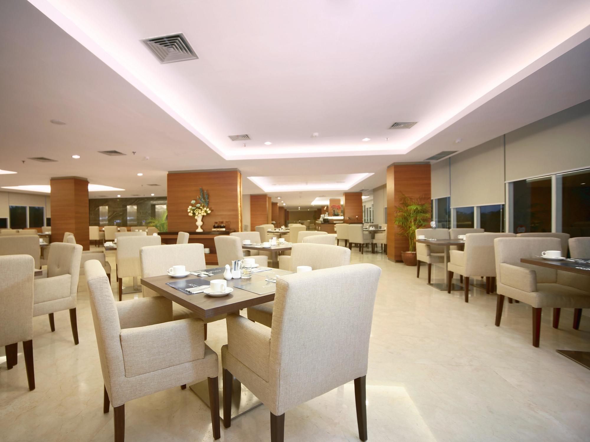 ASTON Madiun Hotel&Conference Center Exterior foto